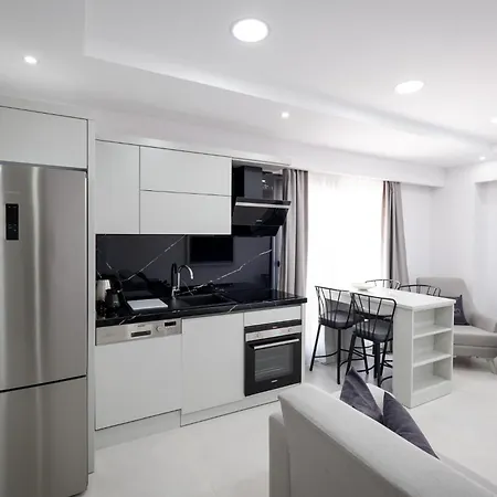 Daire Ayayorgi Cesme, 2-1 Suit *