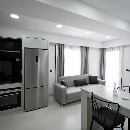 Ayayorgi Cesme, 2-1 Suit *